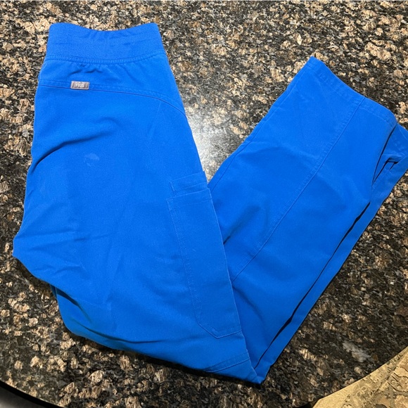 Figs Kade Cargo Scrub Pants™ - Picture 5 of 9